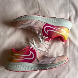 Nike Star Runner – Women’s 7 / Youth 6